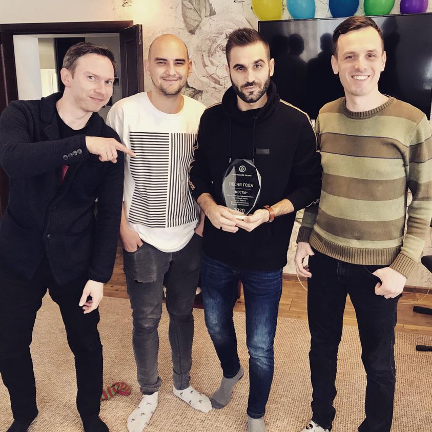 Группа Not an idol показала награду за победу в номинации «Композиция года»  | «Хинени» - Актуальные христианские новости
